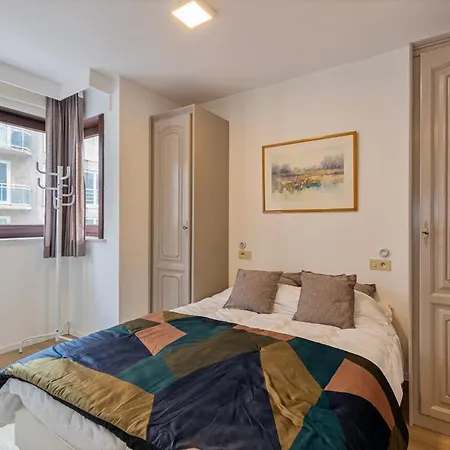 Evelyn A6 Apartment